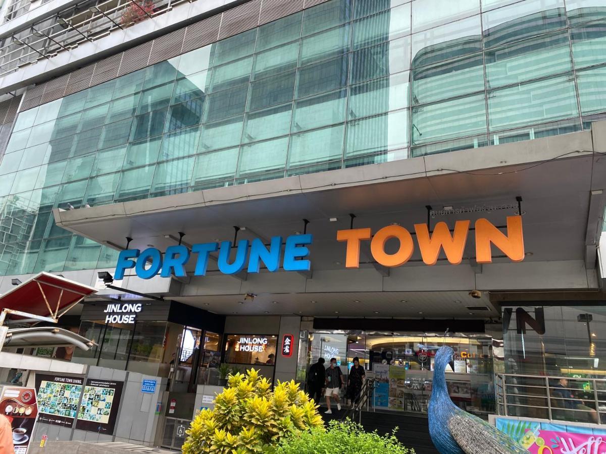 Sura Hostel Bangkok Near Mrt Phra Ram 9 Exterior foto