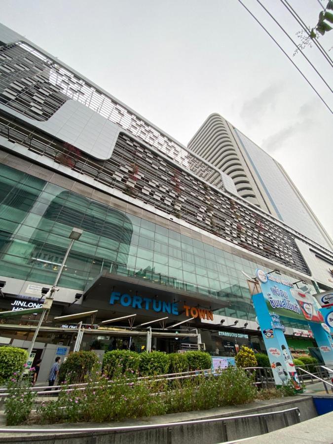 Sura Hostel Bangkok Near Mrt Phra Ram 9 Exterior foto
