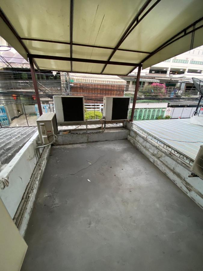 Sura Hostel Bangkok Near Mrt Phra Ram 9 Exterior foto