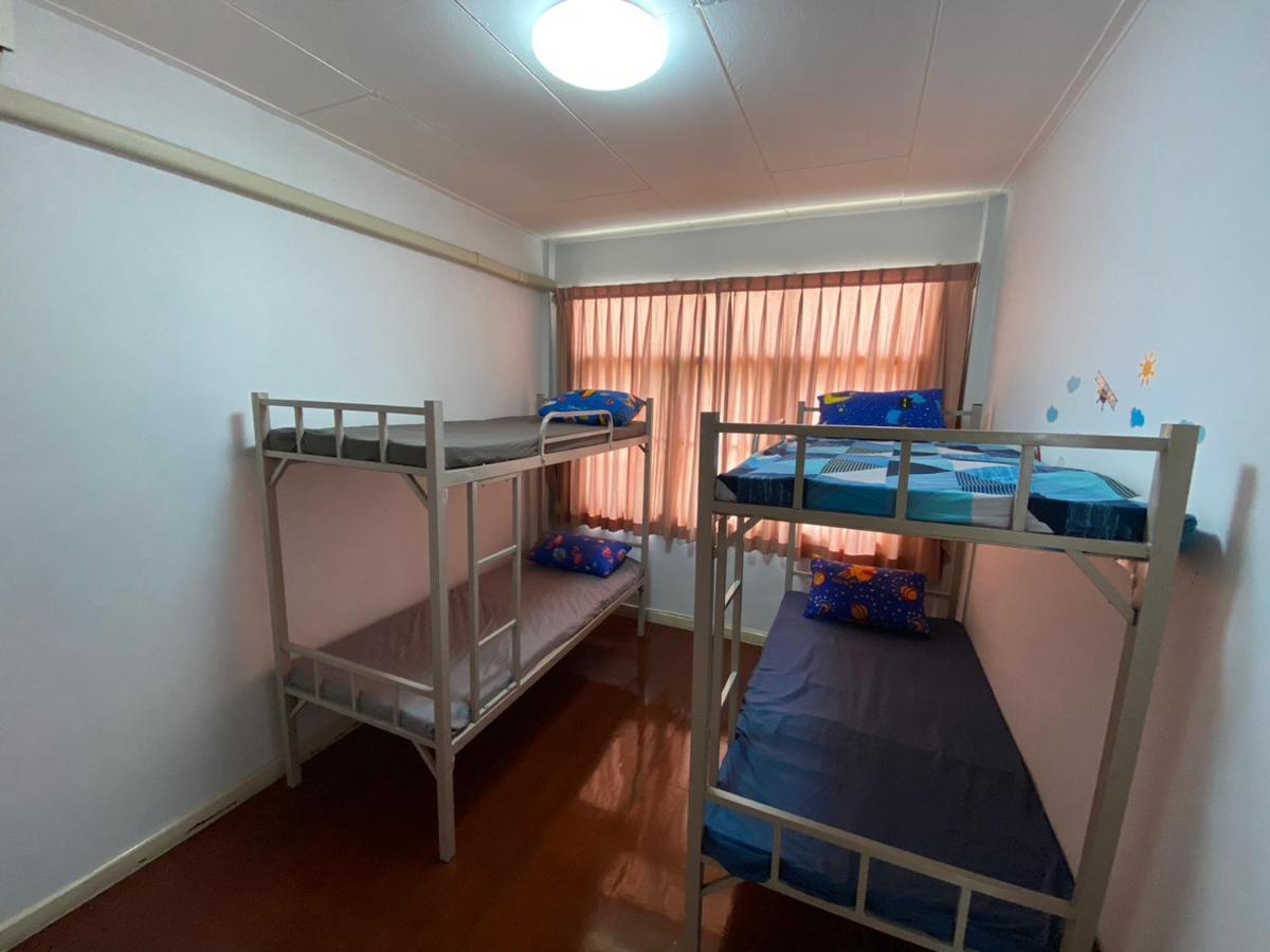 Sura Hostel Bangkok Near Mrt Phra Ram 9 Exterior foto