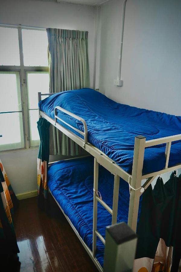 Sura Hostel Bangkok Near Mrt Phra Ram 9 Exterior foto