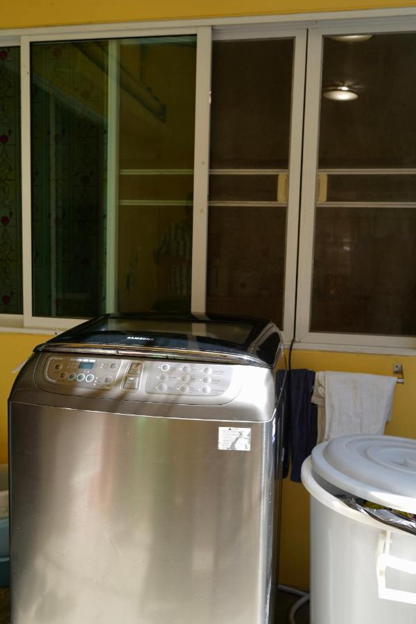 Sura Hostel Bangkok Near Mrt Phra Ram 9 Exterior foto