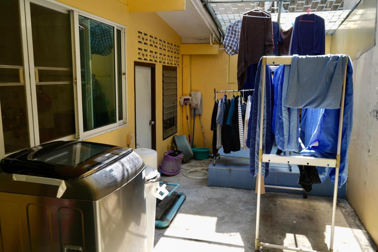 Sura Hostel Bangkok Near Mrt Phra Ram 9 Exterior foto