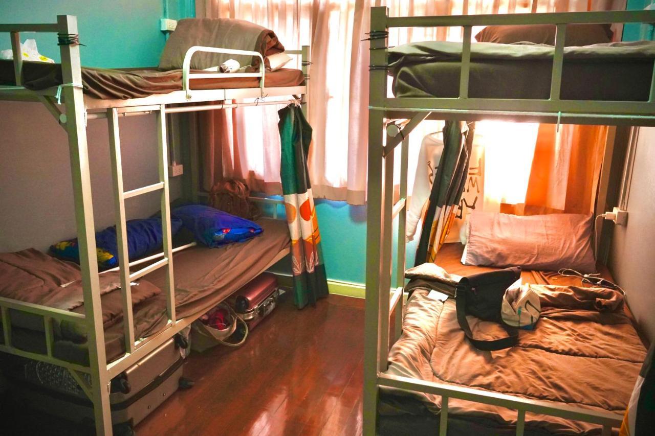 Sura Hostel Bangkok Near Mrt Phra Ram 9 Exterior foto
