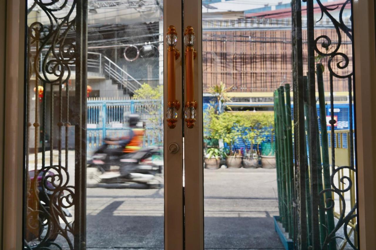 Sura Hostel Bangkok Near Mrt Phra Ram 9 Exterior foto