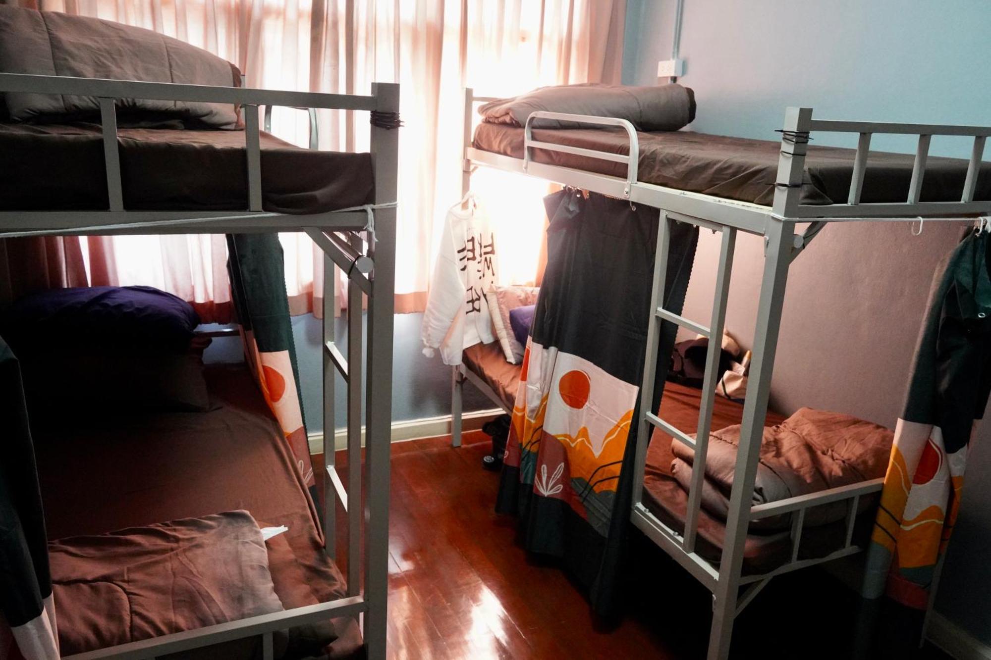 Sura Hostel Bangkok Near Mrt Phra Ram 9 Exterior foto