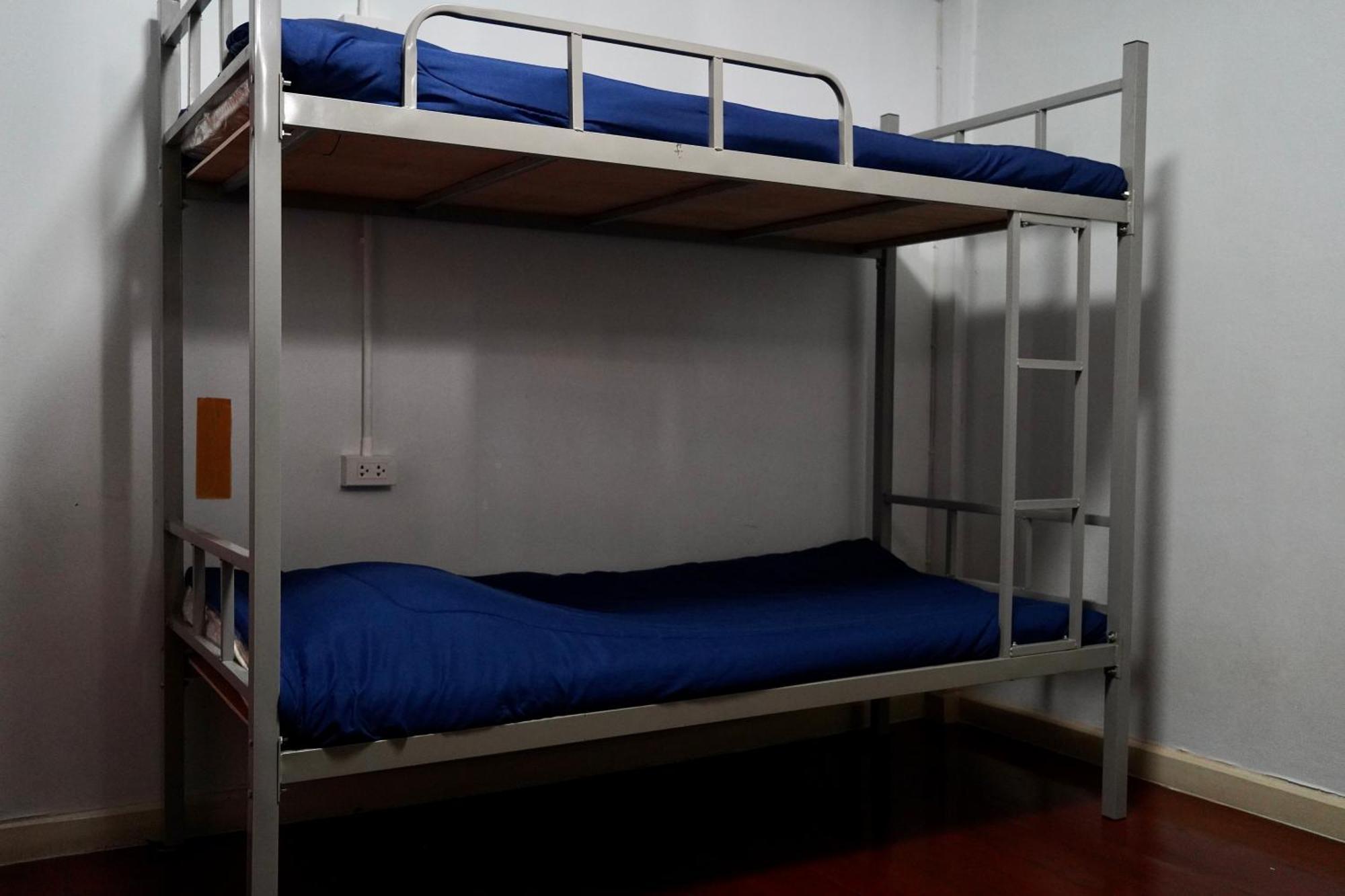 Sura Hostel Bangkok Near Mrt Phra Ram 9 Exterior foto