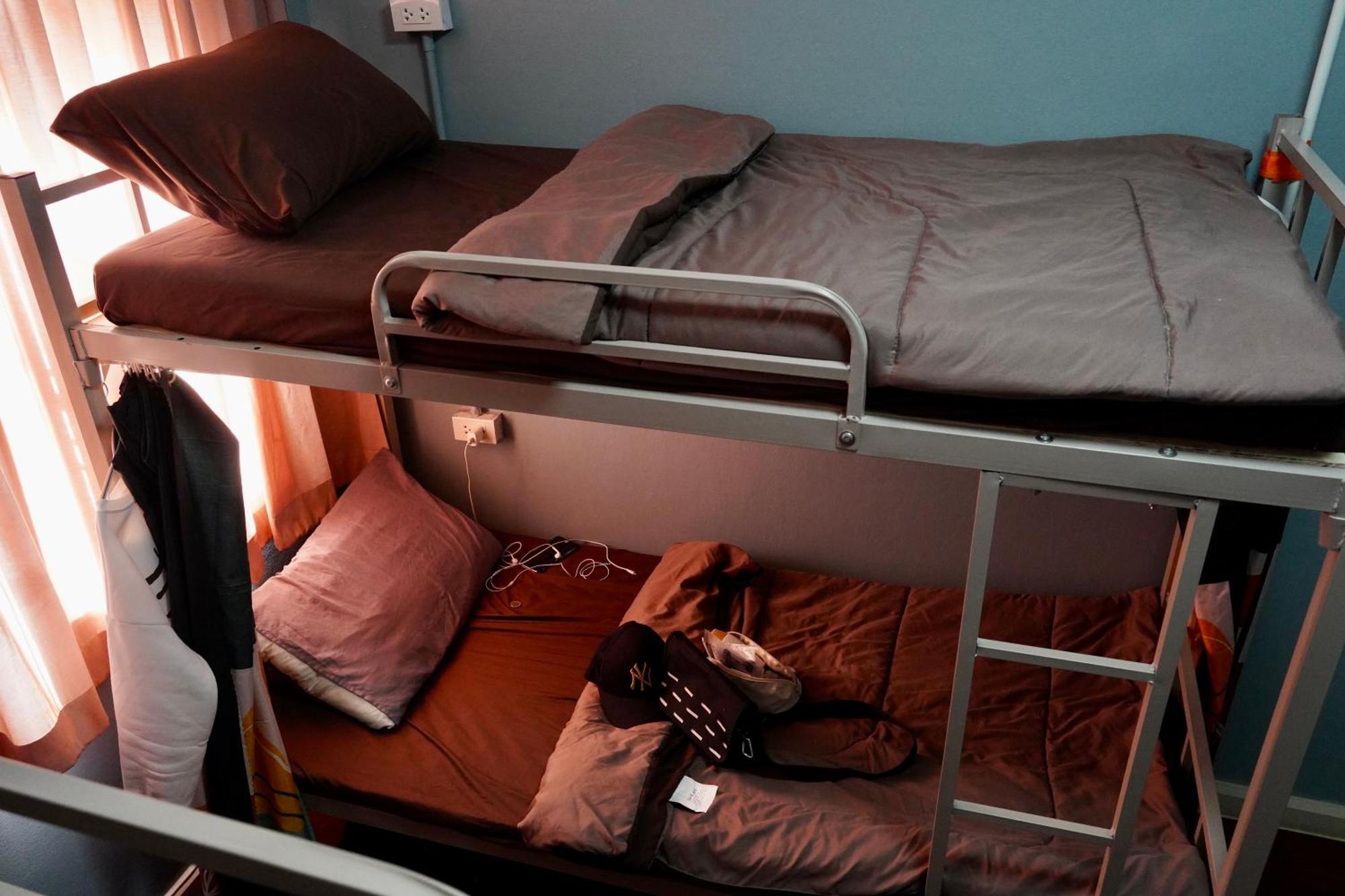 Sura Hostel Bangkok Near Mrt Phra Ram 9 Exterior foto